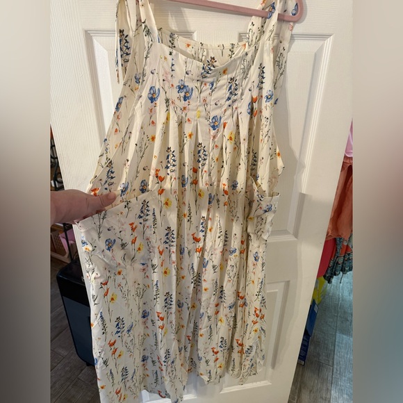 Ladies Floral Maxi Dress with Tie Straps & Pockets (NWOT) - Picture 7 of 10